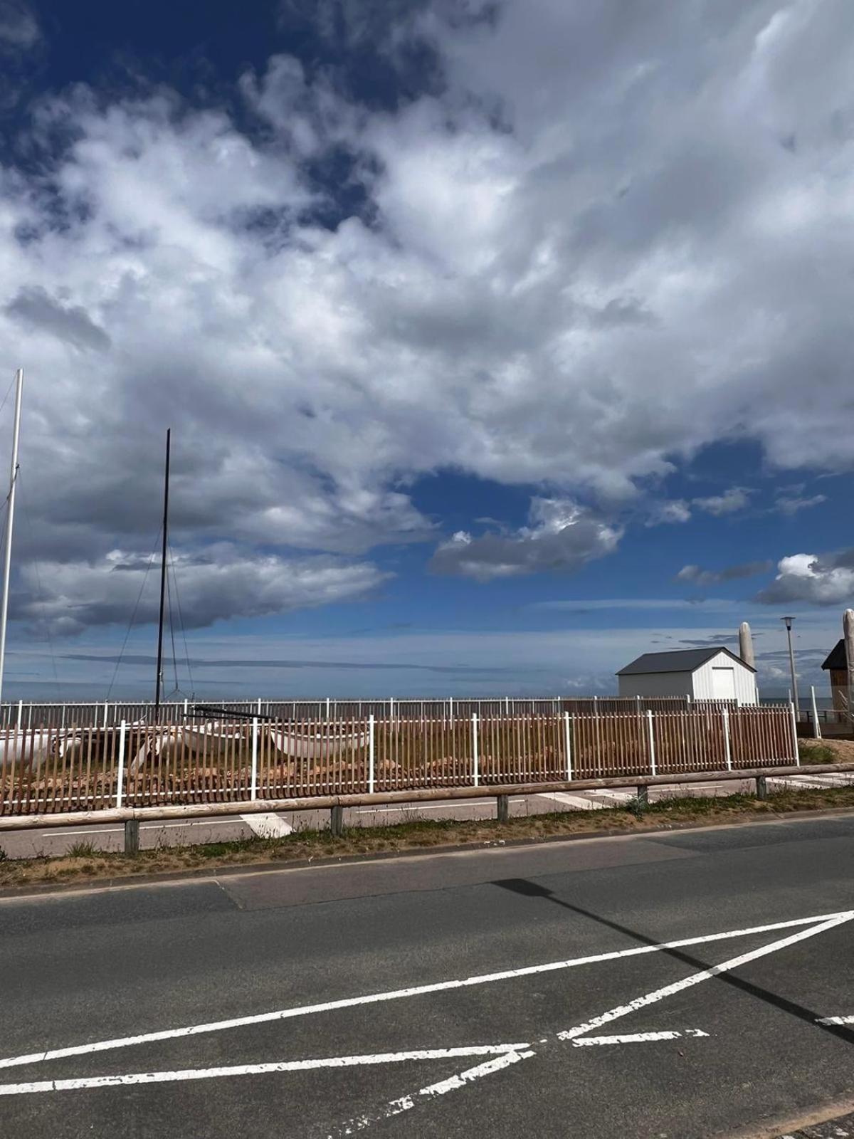 Vila Un Coin Paisible En Front De Mer Ouistreham Exteriér fotografie